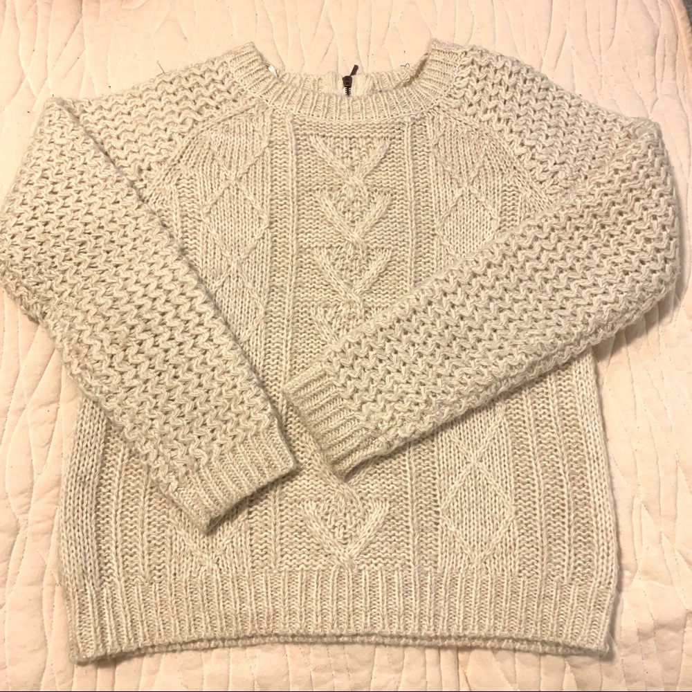 EUC Cynthia Rowley cable knit sweater size M